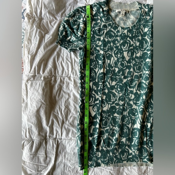 Banana Republic short sleeve sweater green and white rose print Size Small - Picture 10 of 10